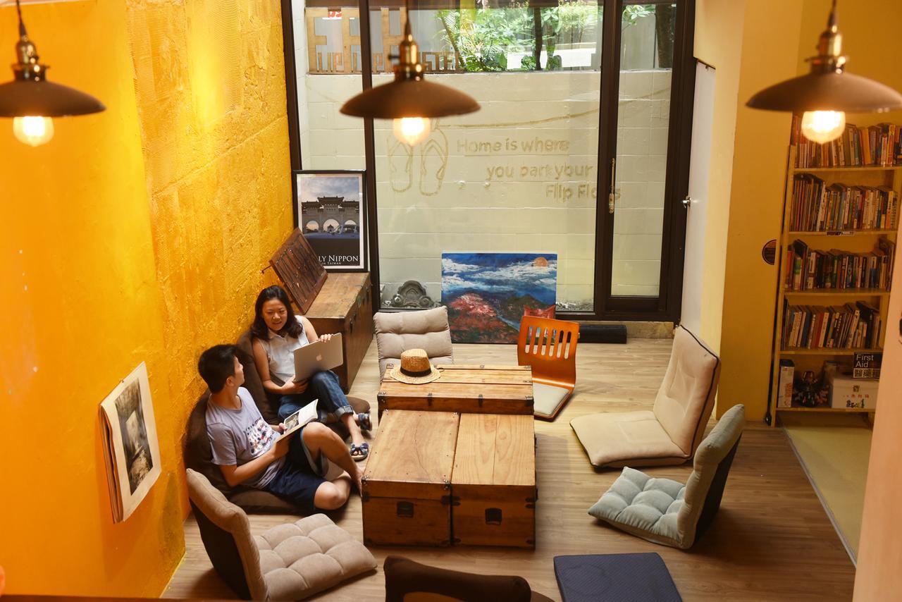 Flip Flop Hostel - Main Station Taipei Dış mekan fotoğraf