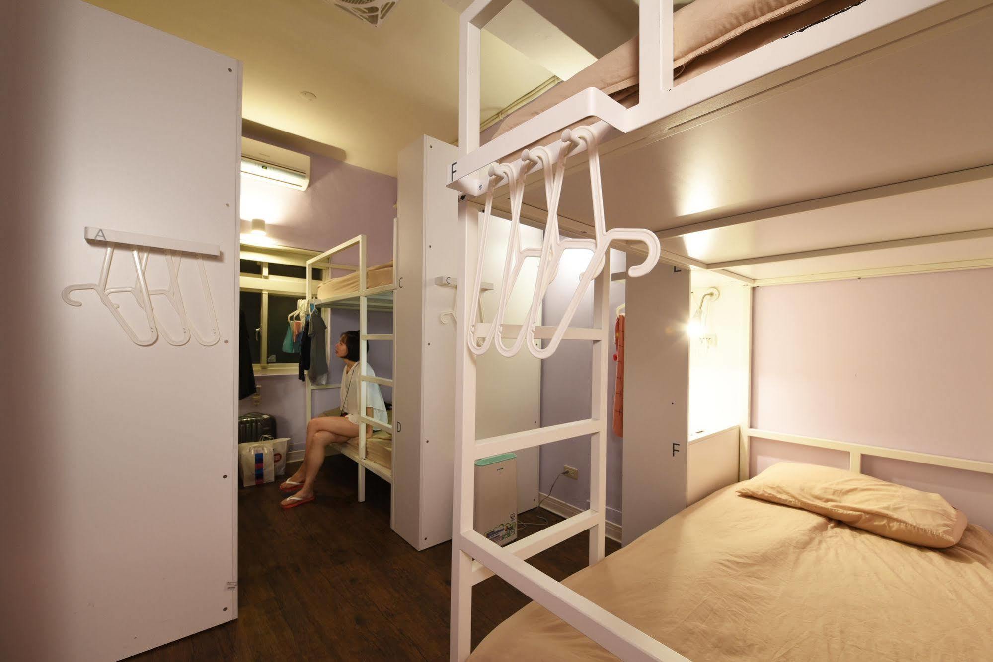 Flip Flop Hostel - Main Station Taipei Dış mekan fotoğraf