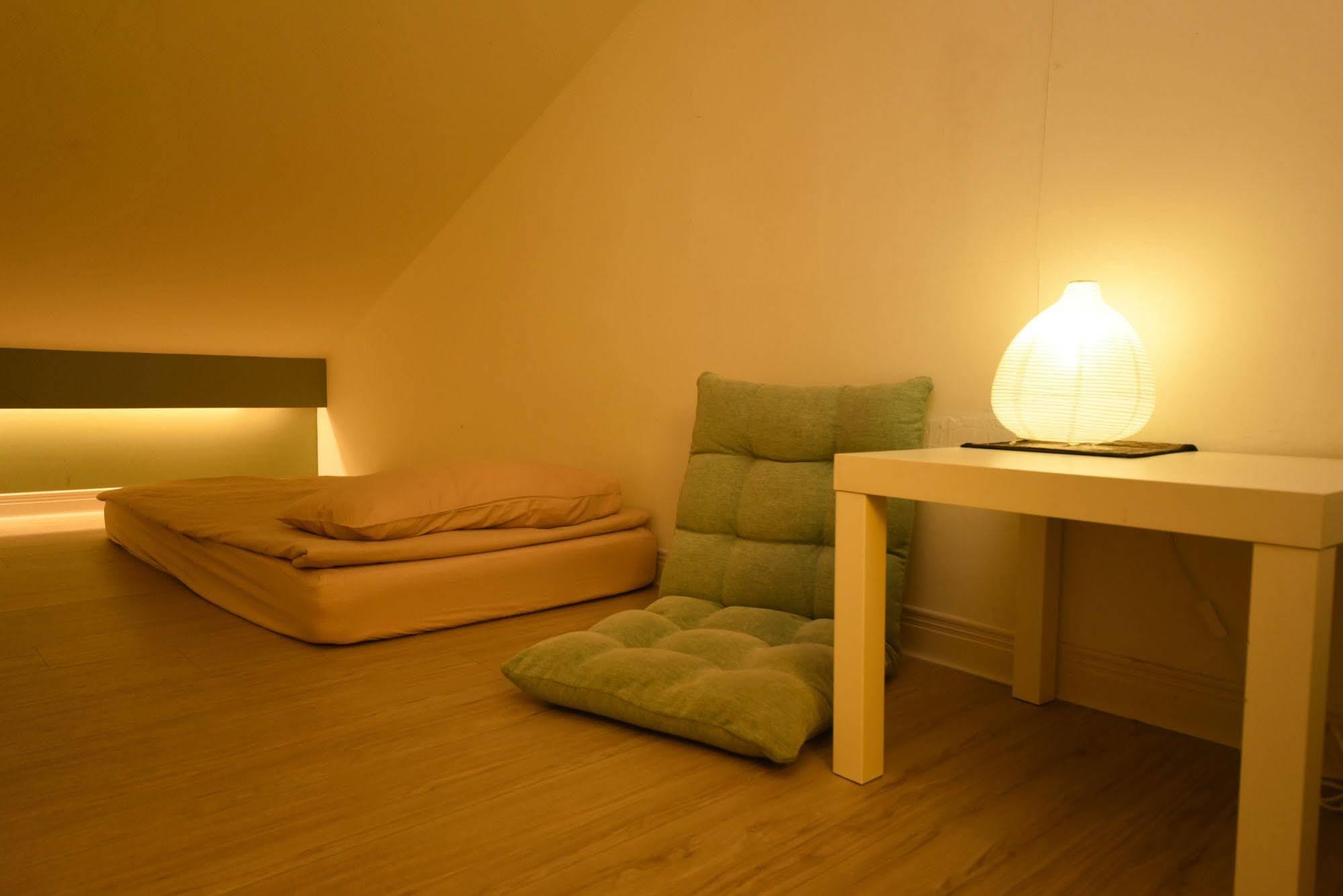 Flip Flop Hostel - Main Station Taipei Dış mekan fotoğraf