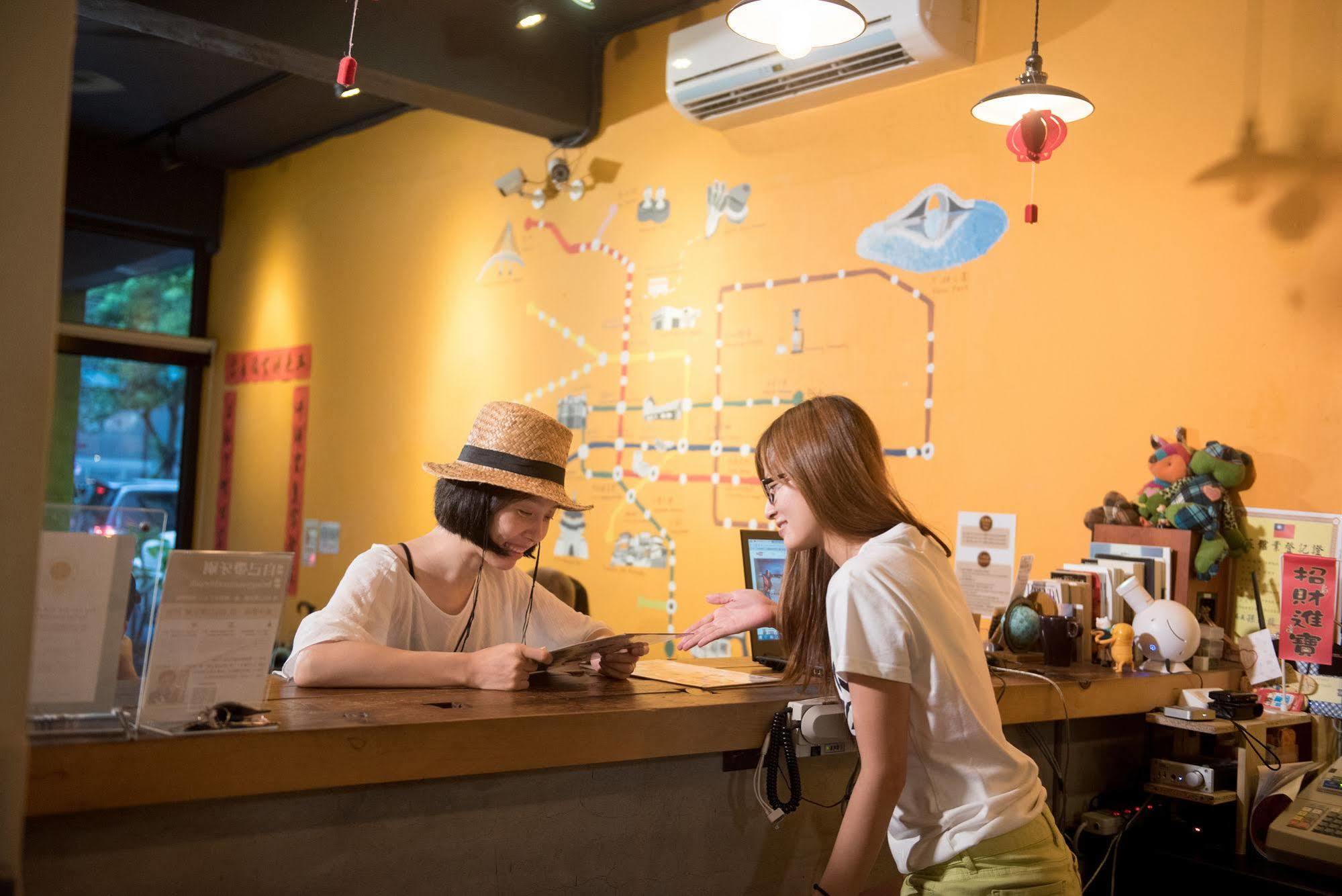 Flip Flop Hostel - Main Station Taipei Dış mekan fotoğraf